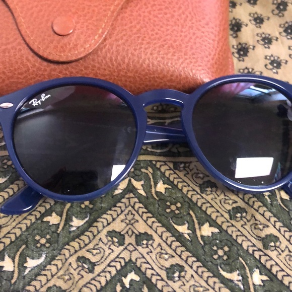 RAY-BANS The Icon Collection - Picture 5 of 7